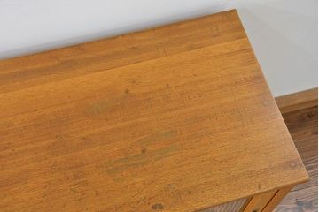 レトロ家具　昭和レトロ 古い木の脚付きモールガラス収納棚(キッチンキャビネット)