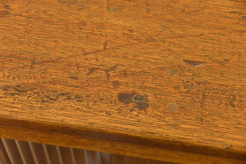 レトロ家具　昭和レトロ 古い木の脚付きモールガラス収納棚(キッチンキャビネット)