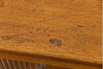 レトロ家具　昭和レトロ 古い木の脚付きモールガラス収納棚(キッチンキャビネット)