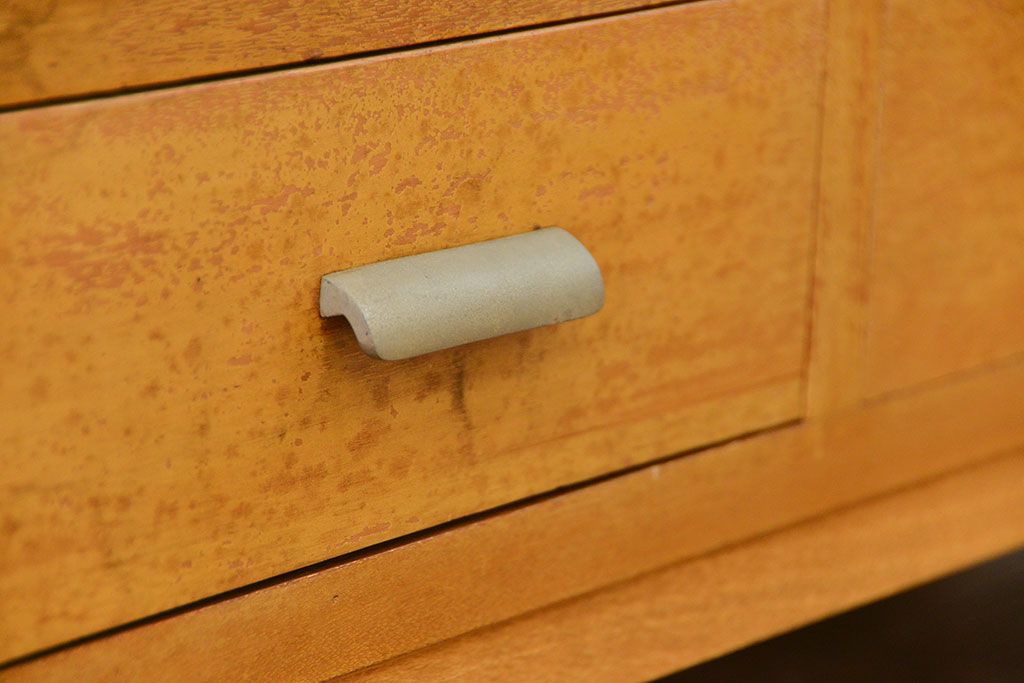 レトロ家具　昭和レトロ 古い木の脚付きモールガラス収納棚(キッチンキャビネット)