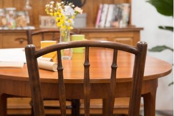 アンティーク家具　イギリスアンティーク　スピンドルバック　ベントウッドチェア