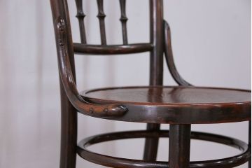 アンティーク家具　イギリスアンティーク 味わい深いスピンドルバック ベントウッドチェア(3)(椅子、イス)