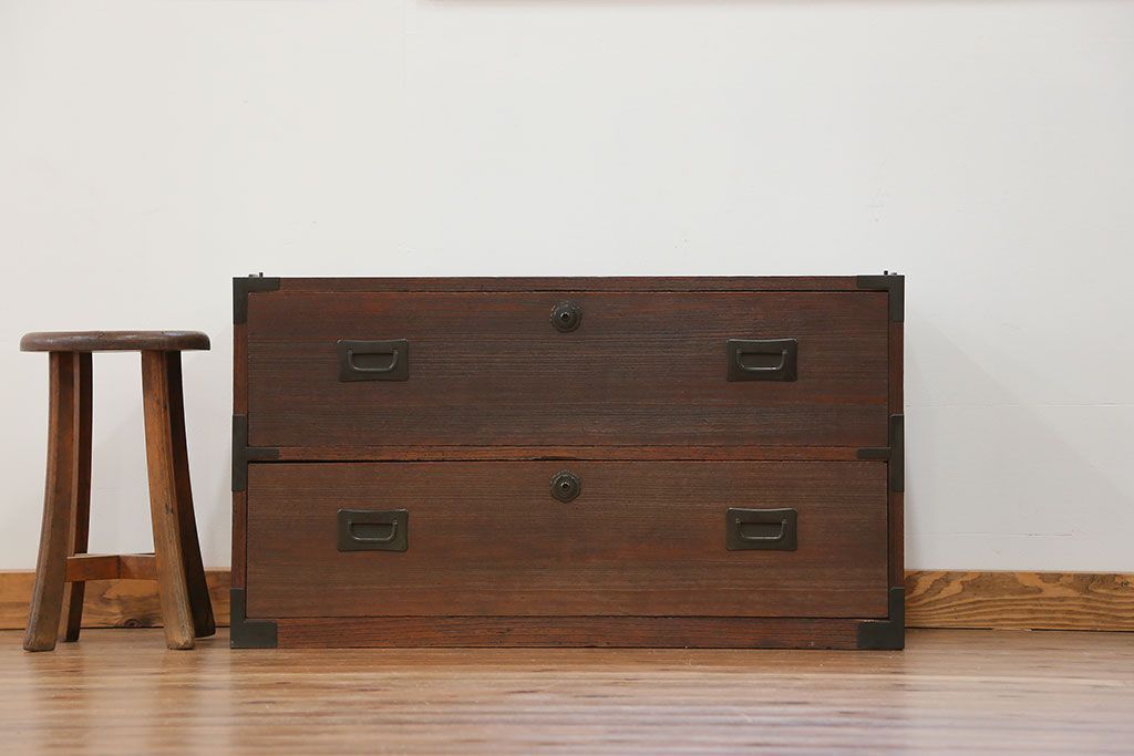 アンティーク家具　古民具・骨董 古い木の時代箪笥ローチェスト(ローボード)