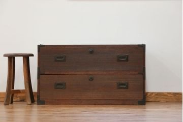 アンティーク家具　古民具・骨董 古い木の時代箪笥ローチェスト(ローボード)