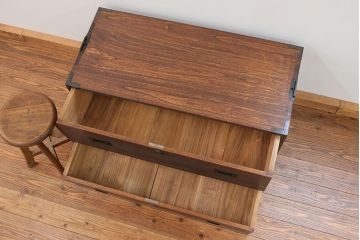 アンティーク家具　古民具・骨董 古い木の時代箪笥ローチェスト(ローボード)