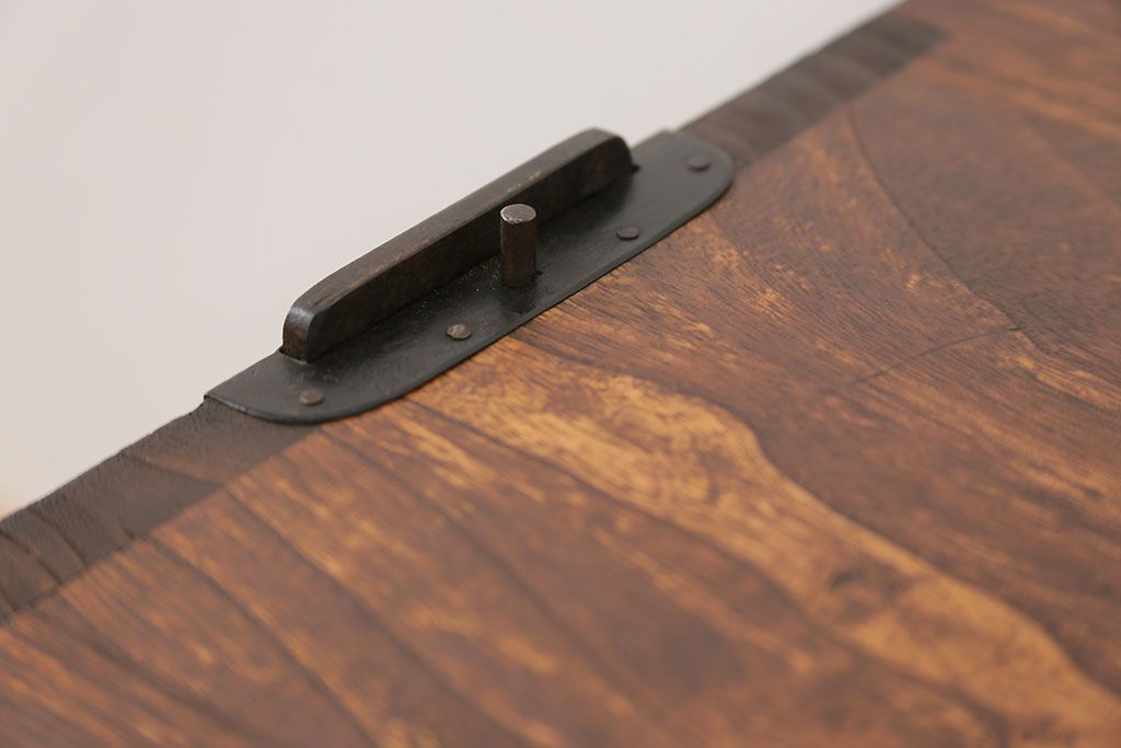 アンティーク家具　古民具・骨董 古い木の時代箪笥ローチェスト(ローボード)