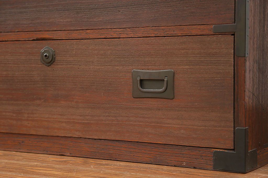 アンティーク家具　古民具・骨董 古い木の時代箪笥ローチェスト(ローボード)