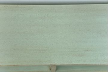 アンティーク家具　アンティークペイント　厚手の材料の脚付き本棚(飾り棚、マス目棚)