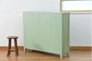 アンティーク家具　アンティークペイント　厚手の材料の脚付き本棚(飾り棚、マス目棚)