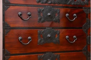 アンティーク家具　古民具・骨董 前面欅材　漆のキレイな仙台箪笥　(時代箪笥)