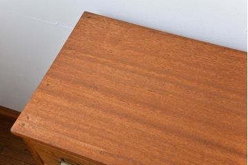 レトロ家具　アンティーク シンプルでレトロな25杯引き出し収納(薬箪笥、チェスト、ドロワー)