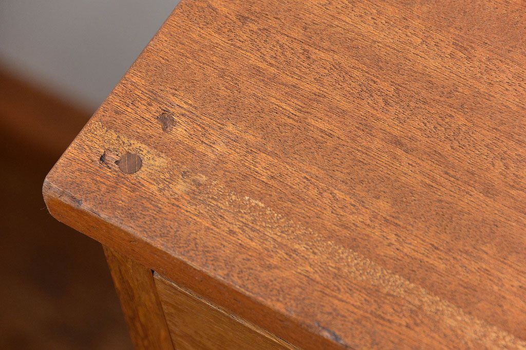 レトロ家具　アンティーク シンプルでレトロな25杯引き出し収納(薬箪笥、チェスト、ドロワー)