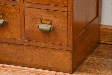 レトロ家具　アンティーク シンプルでレトロな25杯引き出し収納(薬箪笥、チェスト、ドロワー)