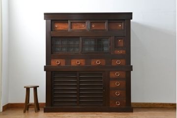 アンティーク家具　古民具・骨董 上手造りの美しい五尺水屋箪笥(昇り引き出し付き)(食器棚、収納棚)