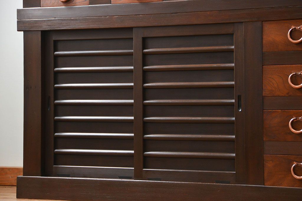 アンティーク家具　古民具・骨董 上手造りの美しい五尺水屋箪笥(昇り引き出し付き)(食器棚、収納棚)