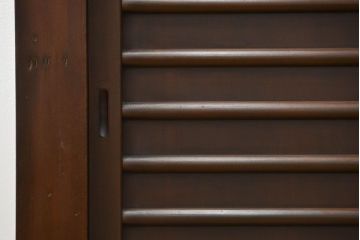 アンティーク家具　古民具・骨董 上手造りの美しい五尺水屋箪笥(昇り引き出し付き)(食器棚、収納棚)