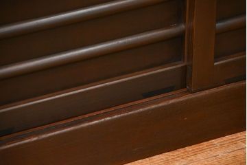 アンティーク家具　古民具・骨董 上手造りの美しい五尺水屋箪笥(昇り引き出し付き)(食器棚、収納棚)