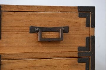 アンティーク家具　古民具・骨董 五丁引き!前面桐材の角手松本衣装箪笥(時代箪笥、桐箪笥、桐たんす)