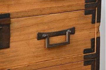 アンティーク家具　古民具・骨董 五丁引き!前面桐材の角手松本衣装箪笥(時代箪笥、桐箪笥、桐たんす)