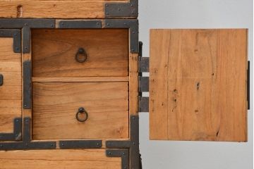 アンティーク家具　古民具・骨董 五丁引き!前面桐材の角手松本衣装箪笥(時代箪笥、桐箪笥、桐たんす)