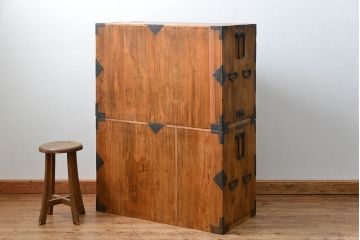 アンティーク家具　古民具・骨董 五丁引き!前面桐材の角手松本衣装箪笥(時代箪笥、桐箪笥、桐たんす)
