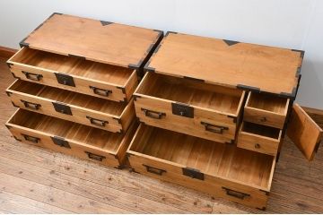 アンティーク家具　古民具・骨董 五丁引き!前面桐材の角手松本衣装箪笥(時代箪笥、桐箪笥、桐たんす)