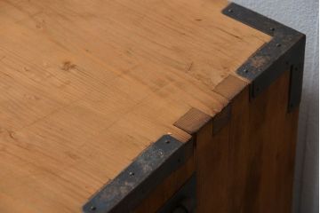 アンティーク家具　古民具・骨董 五丁引き!前面桐材の角手松本衣装箪笥(時代箪笥、桐箪笥、桐たんす)