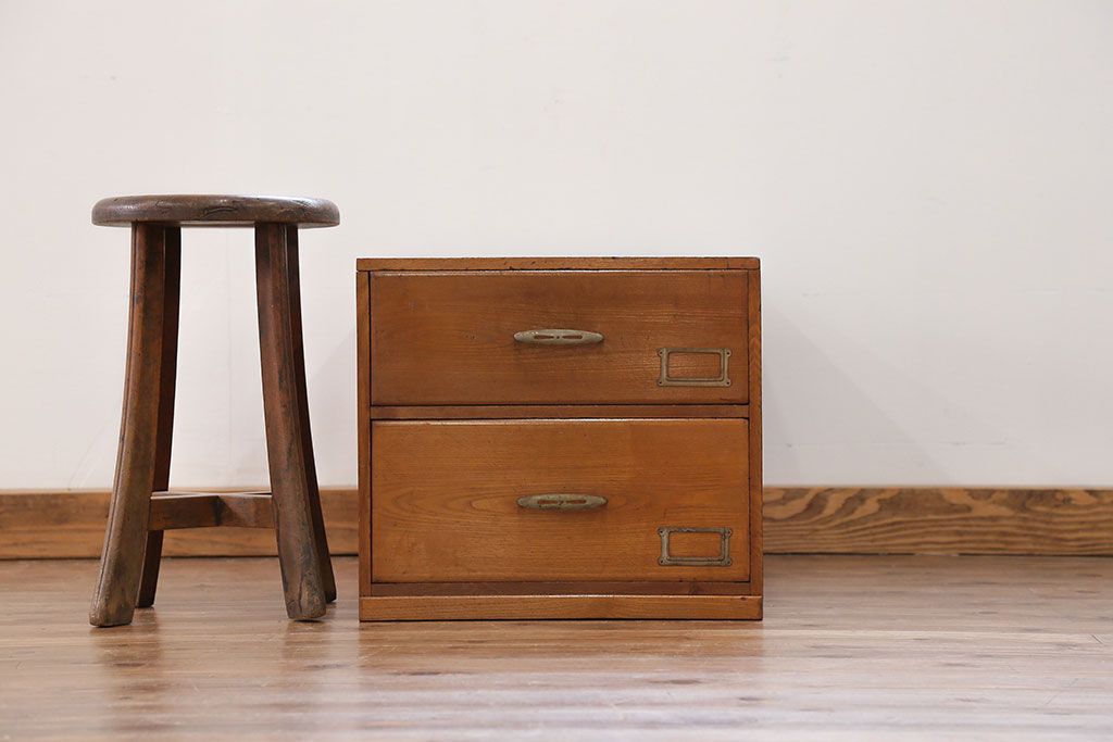 レトロ家具　昭和レトロ 古い木の大振りな小引き出し(チェスト、ドロワー)