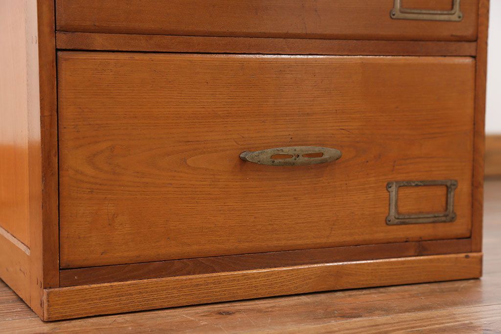 レトロ家具　昭和レトロ 古い木の大振りな小引き出し(チェスト、ドロワー)