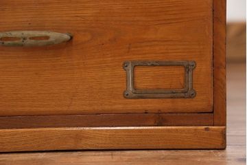 レトロ家具　昭和レトロ 古い木の大振りな小引き出し(チェスト、ドロワー)