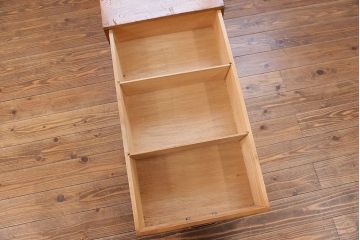 レトロ家具　昭和レトロ 古い木の大振りな小引き出し(チェスト、ドロワー)