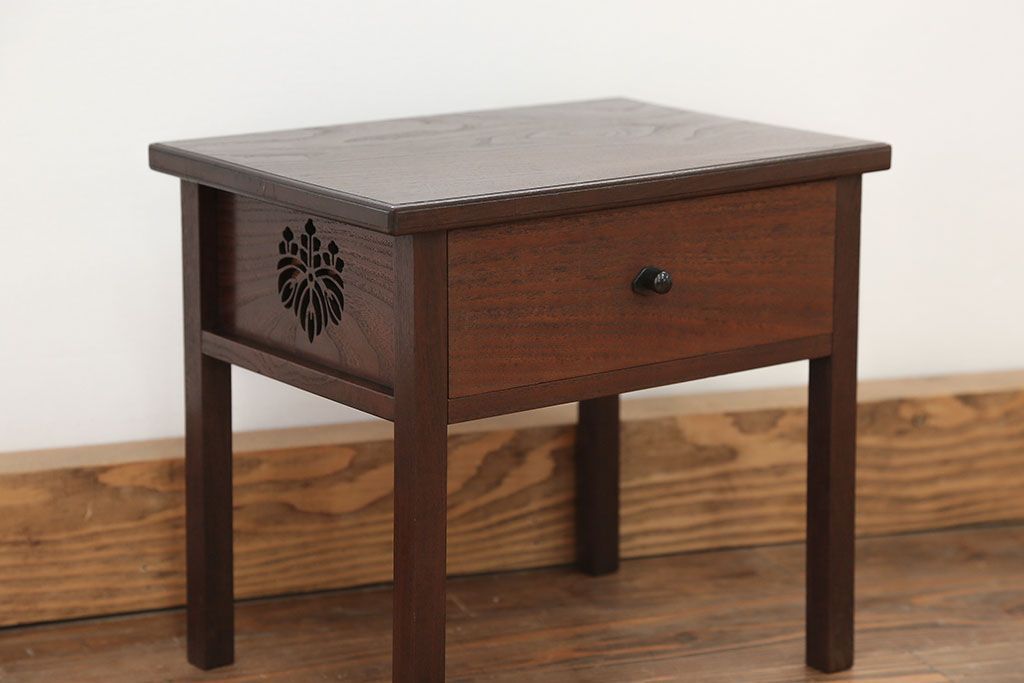 アンティーク雑貨　古民具・骨董 古い桑材の上質な透かし彫り　花台(サイドテーブル)