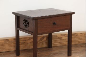 アンティーク雑貨　古民具・骨董 古い桑材の上質な透かし彫り　花台(サイドテーブル)