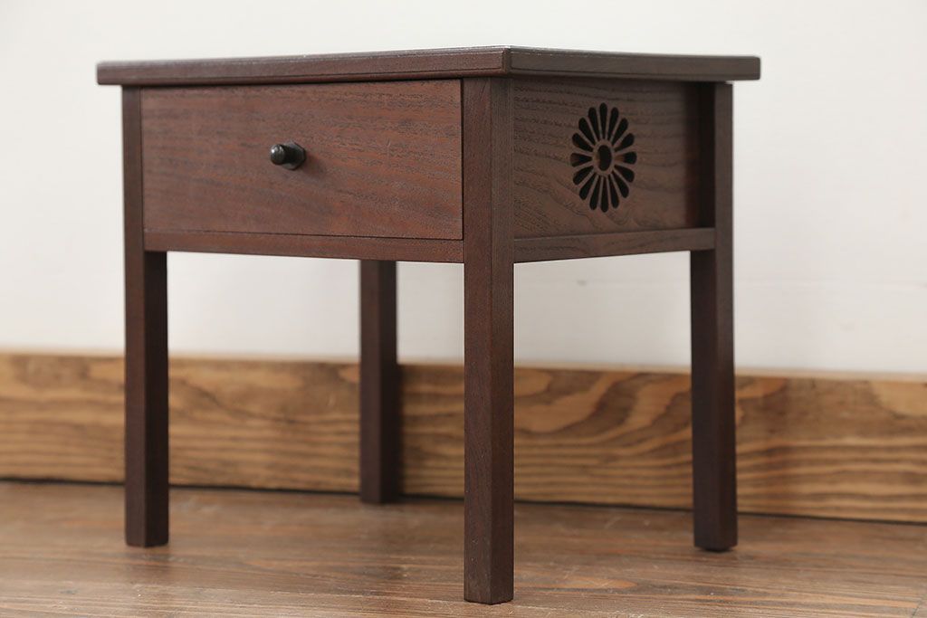 アンティーク雑貨　古民具・骨董 古い桑材の上質な透かし彫り　花台(サイドテーブル)