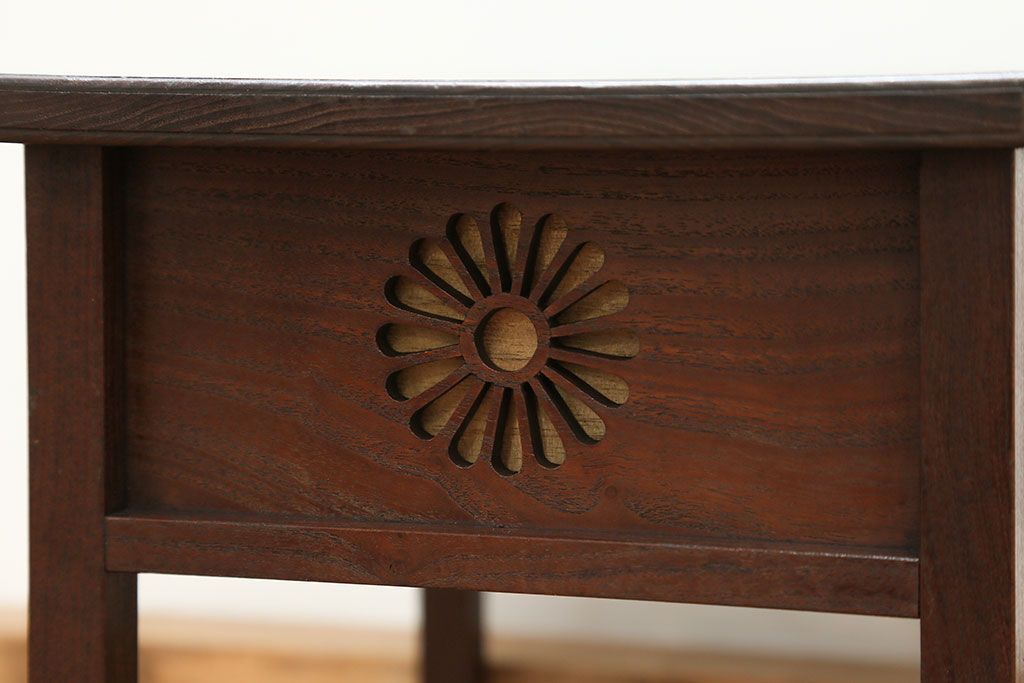 アンティーク雑貨　古民具・骨董 古い桑材の上質な透かし彫り　花台(サイドテーブル)