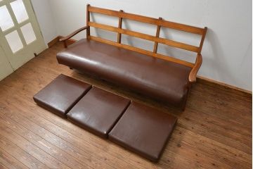 レトロ家具　アンティーク 1960年代　珍しいデザインのレトロで重厚なナラ材3Pソファ
