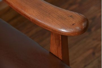 レトロ家具　アンティーク 1960年代　珍しいデザインのレトロで重厚なナラ材3Pソファ