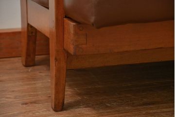 レトロ家具　アンティーク 1960年代　珍しいデザインのレトロで重厚なナラ材3Pソファ