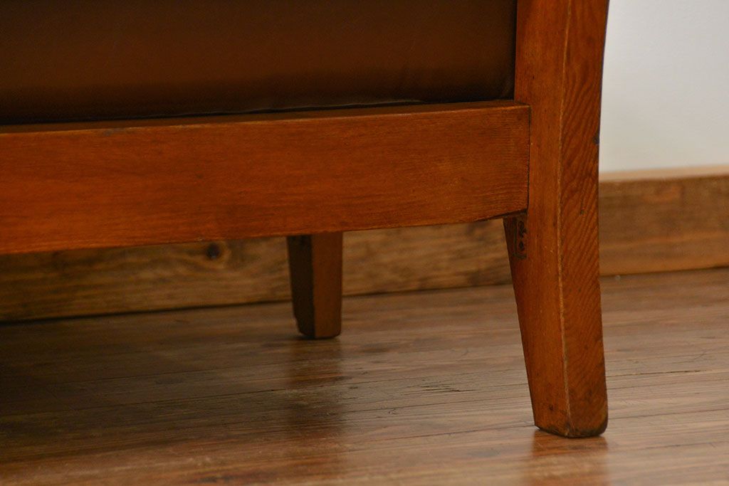 レトロ家具　アンティーク 1960年代　珍しいデザインのレトロで重厚なナラ材3Pソファ