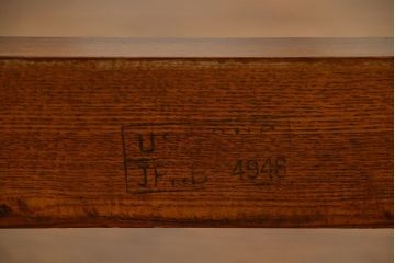 レトロ家具　アンティーク 1960年代　珍しいデザインのレトロで重厚なナラ材3Pソファ