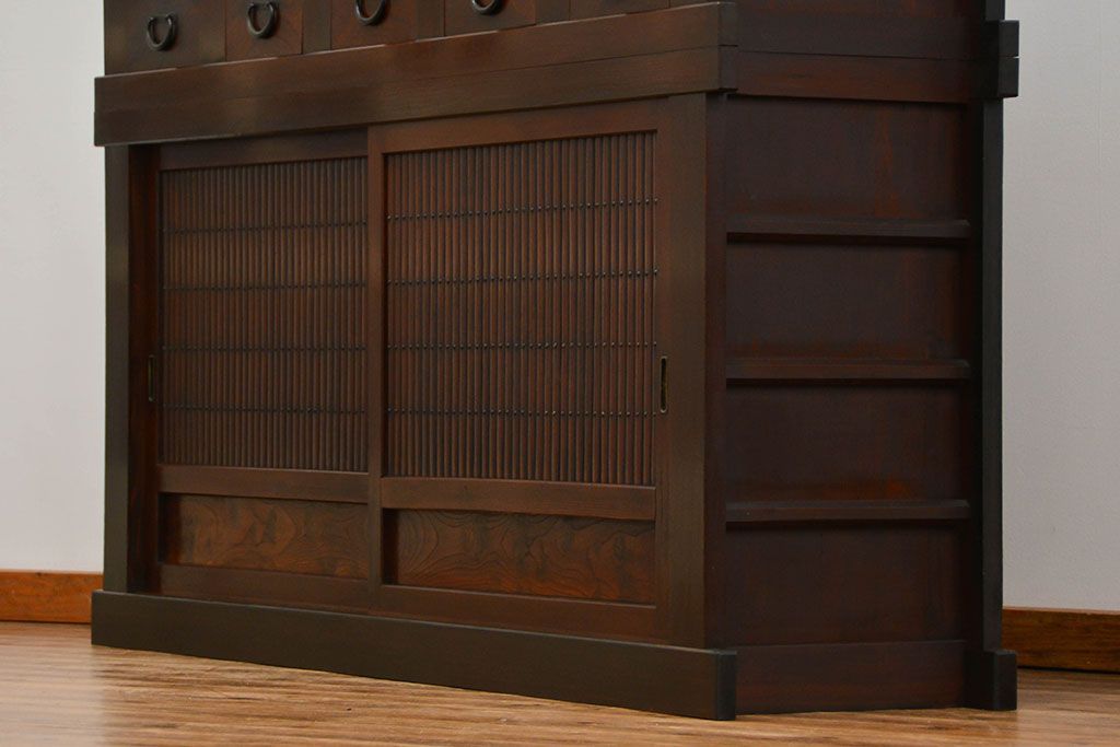 アンティーク家具　アンティーク 丸桟仕上げの上質な六尺近江水屋箪笥