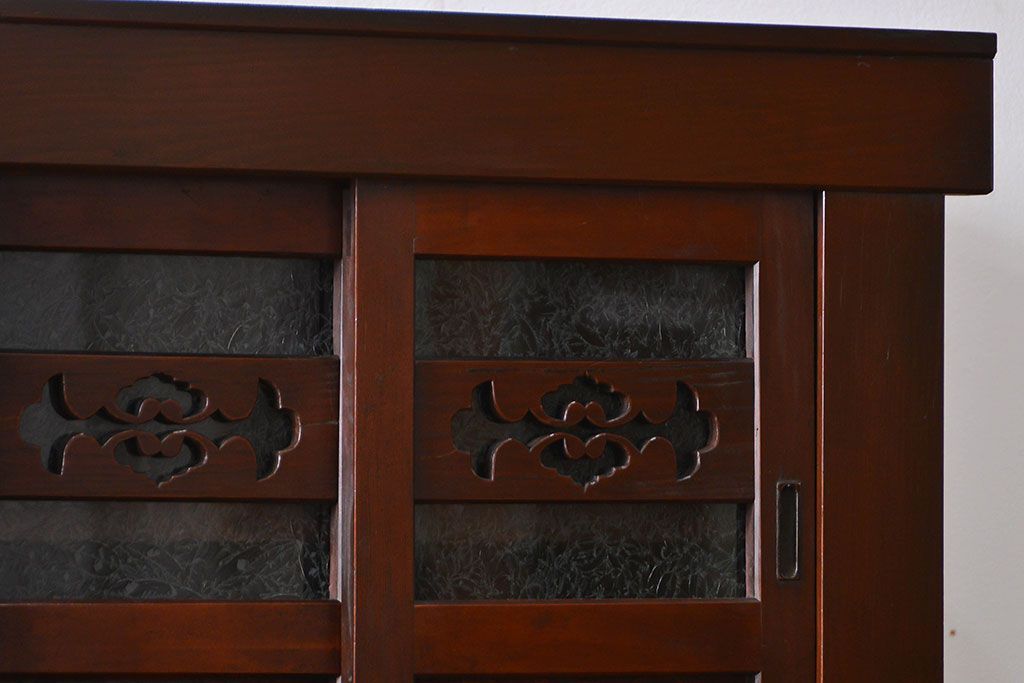 アンティーク家具　アンティーク 丸桟仕上げの上質な六尺近江水屋箪笥