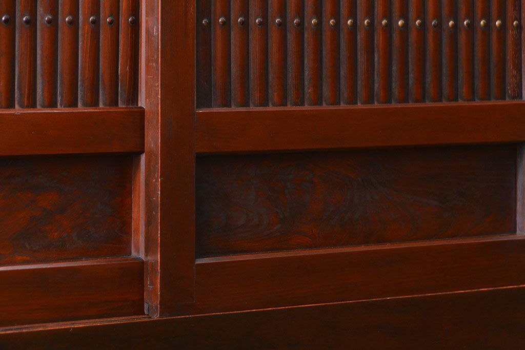 アンティーク家具　アンティーク 丸桟仕上げの上質な六尺近江水屋箪笥