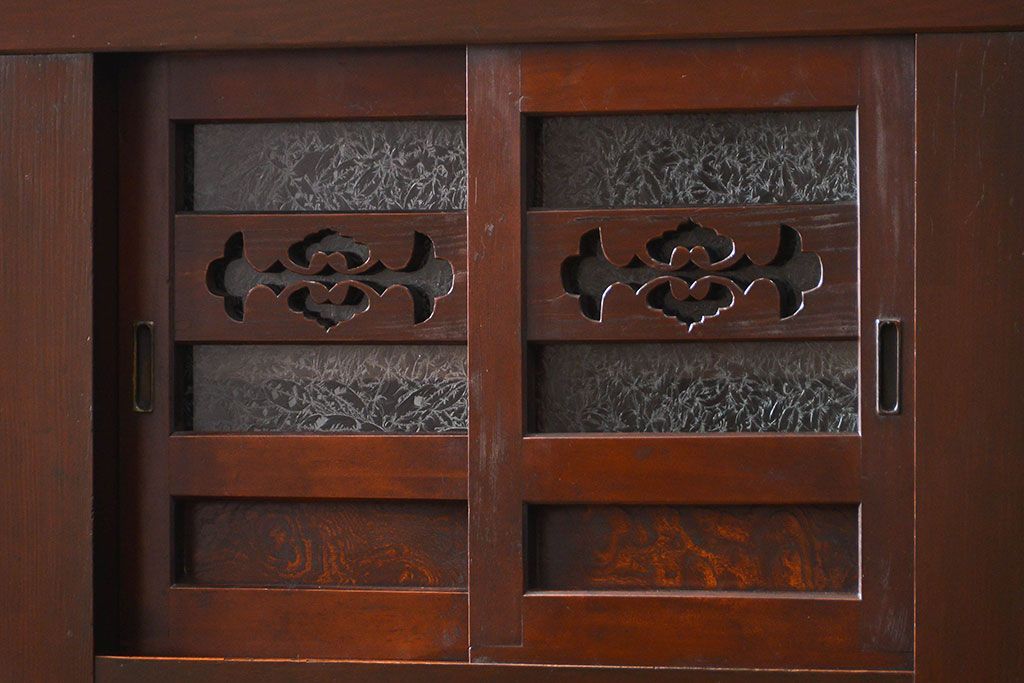 アンティーク家具　アンティーク 丸桟仕上げの上質な六尺近江水屋箪笥