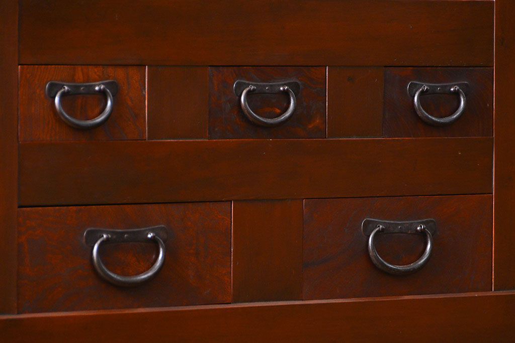 アンティーク家具　アンティーク 丸桟仕上げの上質な六尺近江水屋箪笥