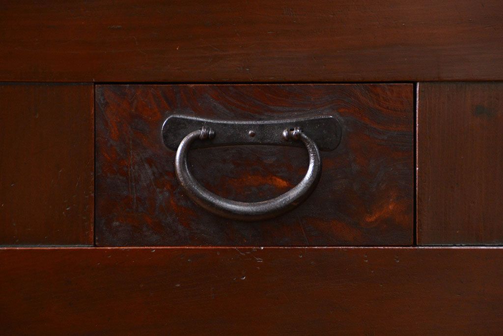 アンティーク家具　アンティーク 丸桟仕上げの上質な六尺近江水屋箪笥