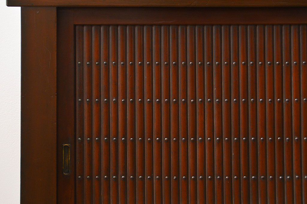 アンティーク家具　アンティーク 丸桟仕上げの上質な六尺近江水屋箪笥