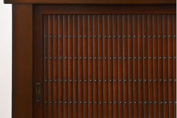 アンティーク家具　アンティーク 丸桟仕上げの上質な六尺近江水屋箪笥