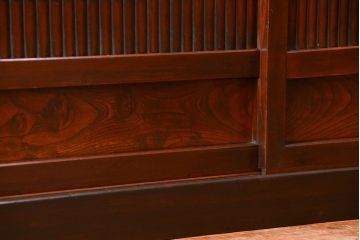 アンティーク家具　アンティーク 丸桟仕上げの上質な六尺近江水屋箪笥