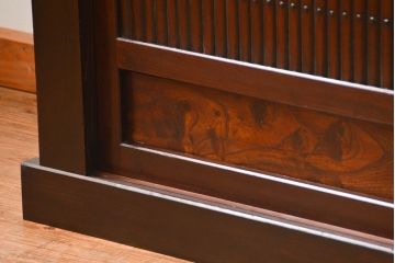 アンティーク家具　アンティーク 丸桟仕上げの上質な六尺近江水屋箪笥